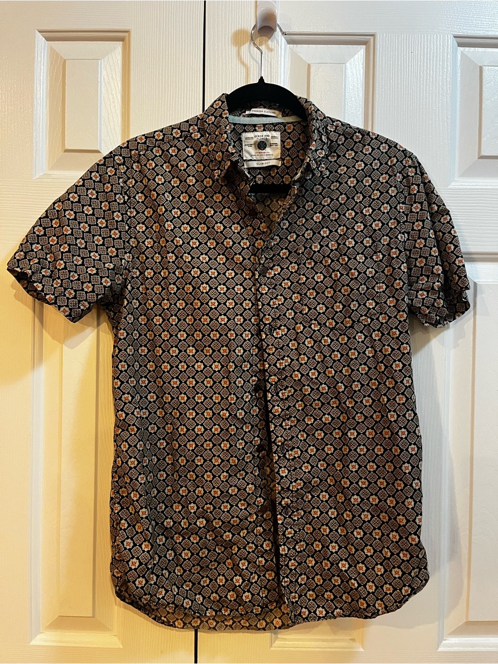 Patterned Men's button up - Picture 2 of 5